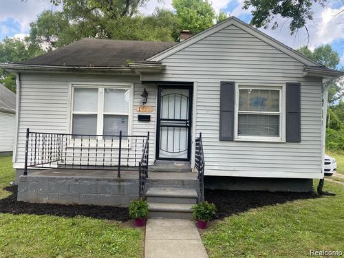 15334 Chapel St, Detroit, MI, 48223-1507 | Card Image