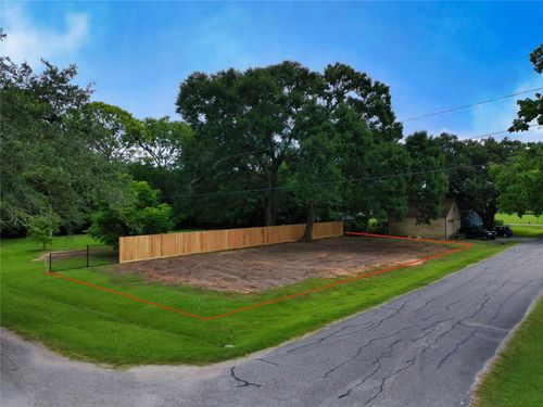 1425 W Blum St, Alvin, TX, 77511-5903 | Card Image