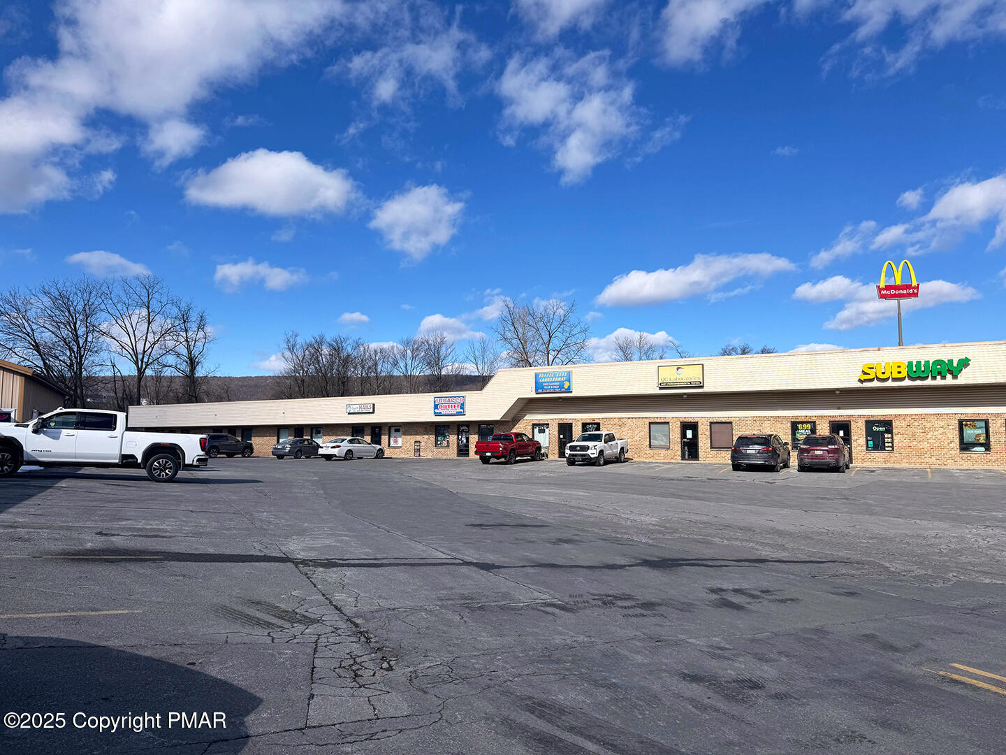 501 E Moorestown Rd, Wind Gap, PA 18091