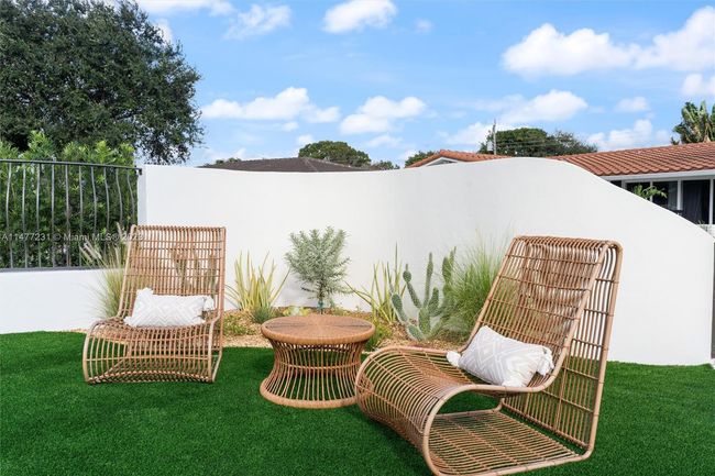 5900 Ne 21 St Ave, House other with 4 bedrooms, 3 bathrooms and null parking in Fort Lauderdale FL | Image 5
