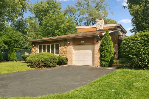 211 Blackhawk Rd, Highland Park, IL, 60035-5266 | Card Image