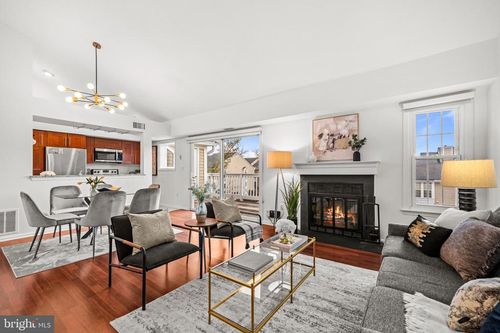 9-7-4531 28th Rd S, ARLINGTON, VA, 22206-3387 | Card Image