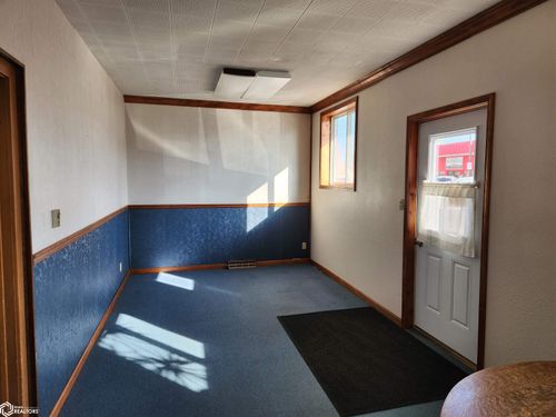 215 W 3rd W 3rd St, Tama, IA, 52339-2307 | Card Image