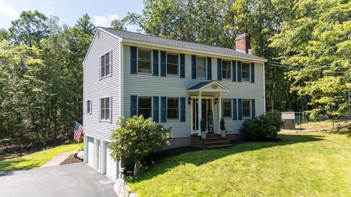 12 Honeysuckle Ln, Goffstown, NH, 03045-1956 | Card Image