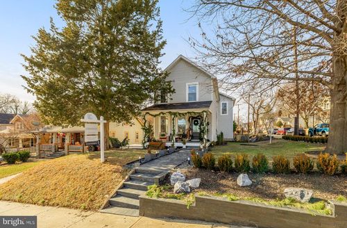 4240 34th St, MOUNT RAINIER, MD, 20712-1736 | Card Image