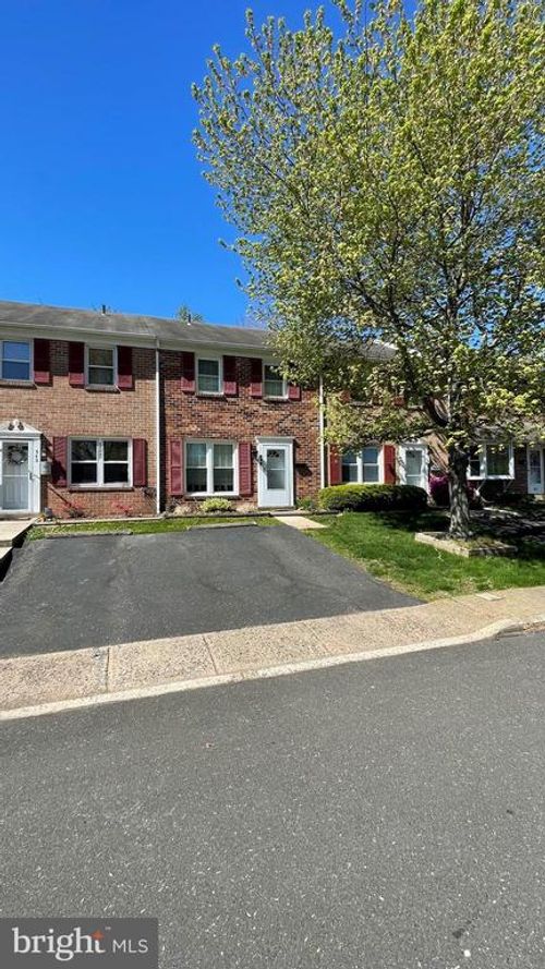 542 Newbury Ct, SELLERSVILLE, PA, 18960-2131 | Card Image