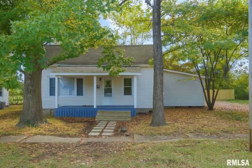 812 W Madison St, Herrin, IL, 62948-1505 | Card Image