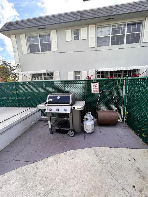apt-118e-1520 Mckinley St, Hollywood, FL, 33020-3202 | Card Image