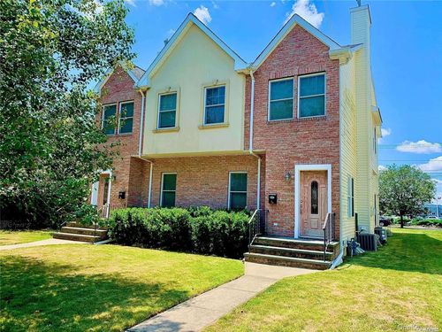 b-1 Owen St, Westbury, NY, 11590-4153 | Card Image