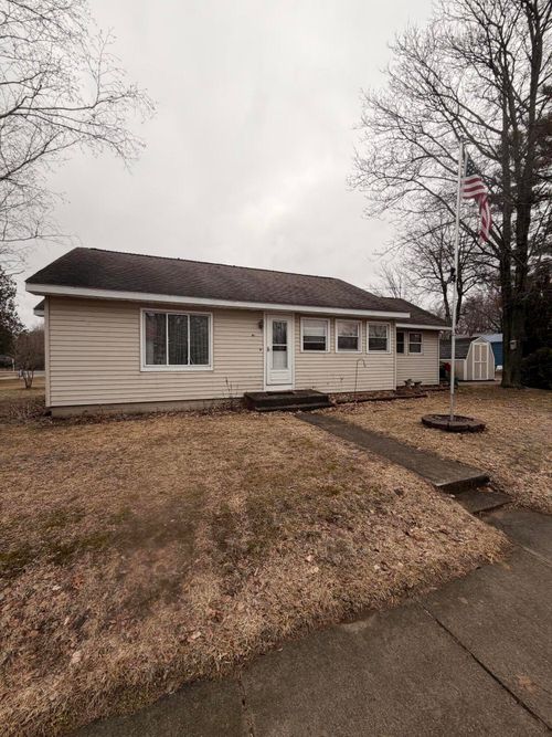 156 S Sterns St, Barryton, MI, 49305-5119 | Card Image