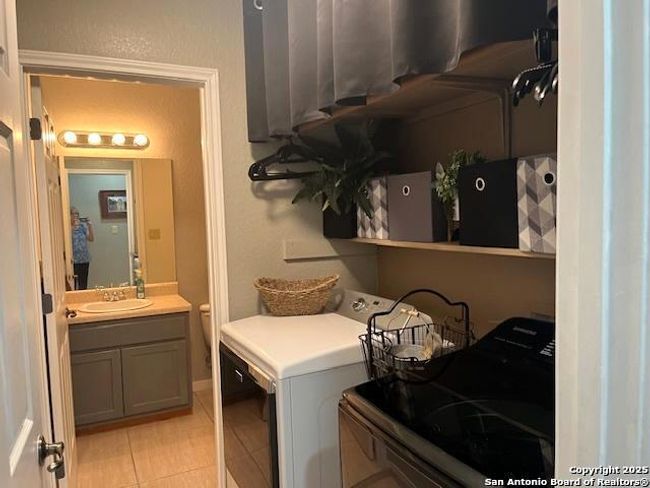 510 Jack Nickolaus Dr, House other with 3 bedrooms, 3 bathrooms and null parking in Devine TX | Image 10