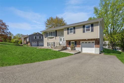 26 Hillside Dr, Thiells, NY, 10984-1430 | Card Image