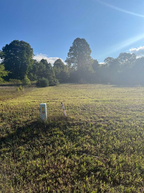 9261 Kingsfield Dr, Kingsley, MI, 49649-9468 | Card Image