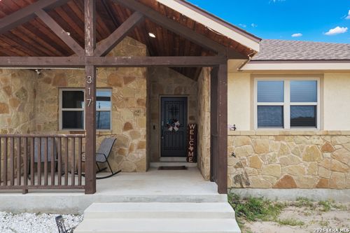 317 Honeysuckle Ln, La Vernia, TX, 78121-4472 | Card Image