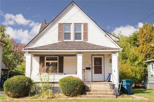 110 School St, Hubbard, OH, 44425-1728 | Card Image