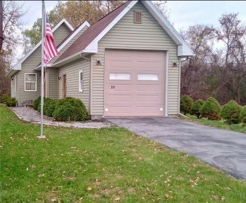 10 Lehigh Ave, Manchester, NY, 14504-9765 | Card Image