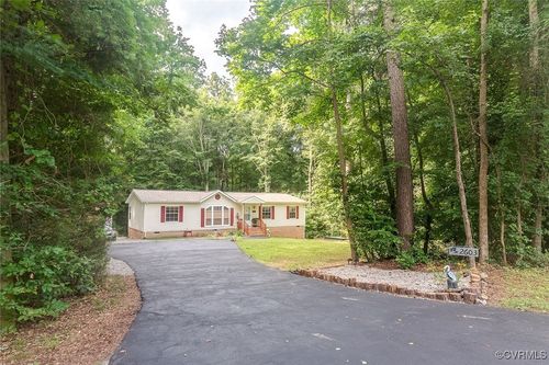 2603 Little Creek Dam Rd, Toano, VA, 23168-8618 | Card Image