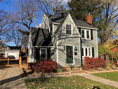 5982 Maplecliff Dr, Parma Heights, OH, 44130-2053 | Card Image