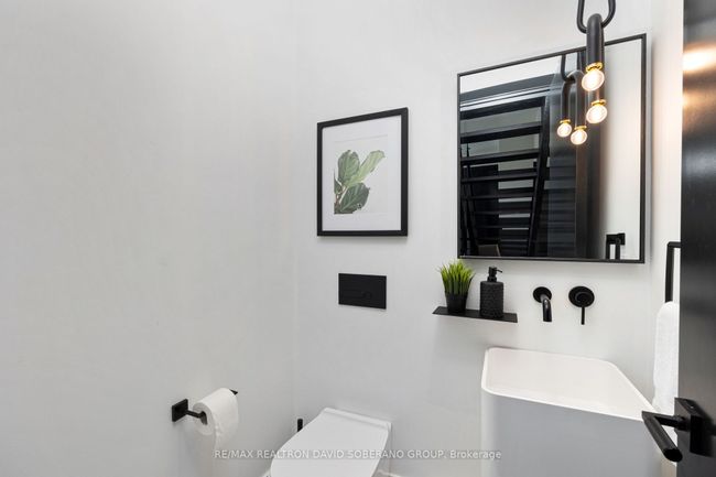102 Ulster St, House attached with 4 bedrooms, 5 bathrooms and 1 parking in Toronto ON | Image 20