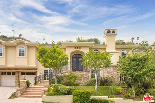 3691 Benedict Canyon Ln, Sherman Oaks, CA, 91423-4678 | Card Image