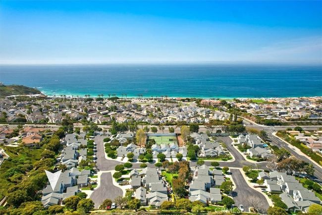 33976 Cape Cv, Townhouse with 3 bedrooms, 3 bathrooms and 4 parking in Dana Point CA | Image 42
