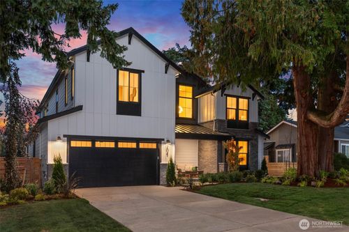 208 106th Ave Se, Bellevue, WA, 98004-6216 | Card Image