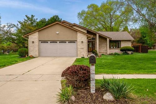 10966 China Berry Ln, Machesney Park, IL, 61115-1436 | Card Image