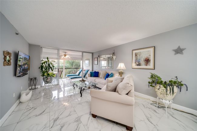 LIVING ROOM | Image 16