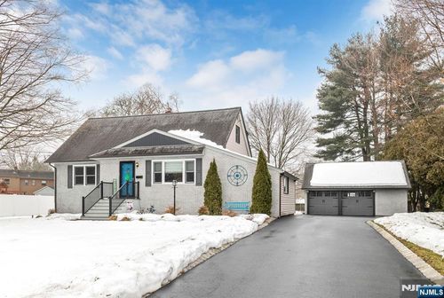 19 Colfax Dr, Pequannock, NJ, 07440-1013 | Card Image