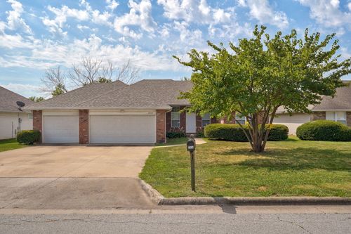 2834 W Lasalle St, Springfield, MO, 65807-8705 | Card Image