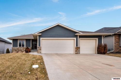 9472 Northern Sky Road, Lincoln, NE, 68505 | Card Image