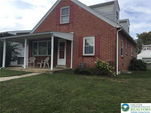 1711 E Greenleaf St, Allentown, PA, 18109-2315 | Card Image