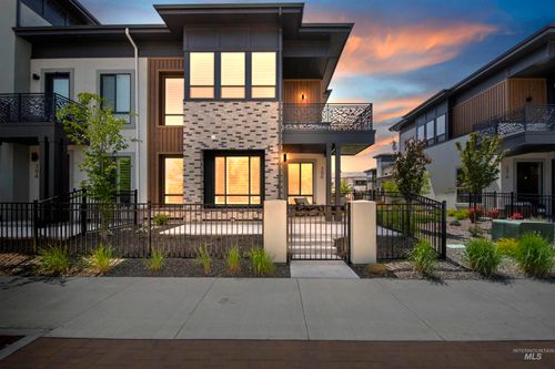 386 E Presidio Ln, Eagle, ID, 83616-5352 | Card Image