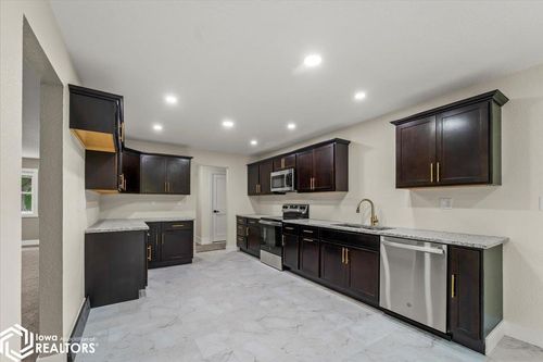 11698 Highway S33, Iowa Falls, IA, 50126-8815 | Card Image