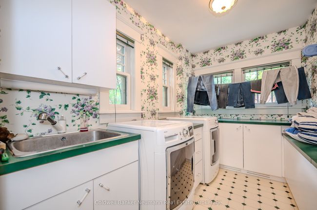 35 Queen St, House other with 7 bedrooms, 4 bathrooms and 2 parking in Guelph ON | Image 36