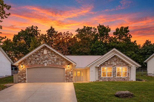 435 Eagle Dr, Forsyth, MO, 65653-8213 | Card Image