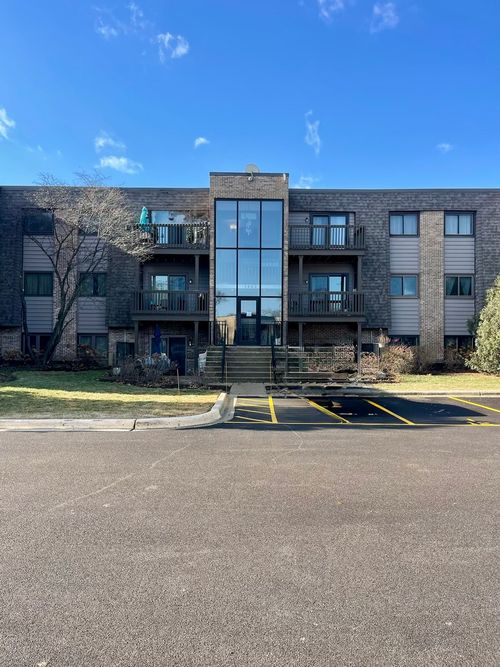 apt-i8-1442 Stonebridge Cir, Wheaton, IL, 60189-7188 | Card Image