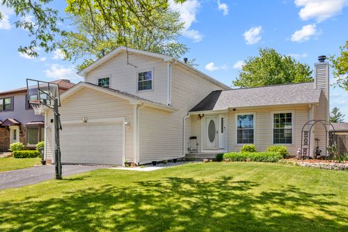 898 Debra Ln, Elk Grove Village, IL, 60007-3042 | Card Image