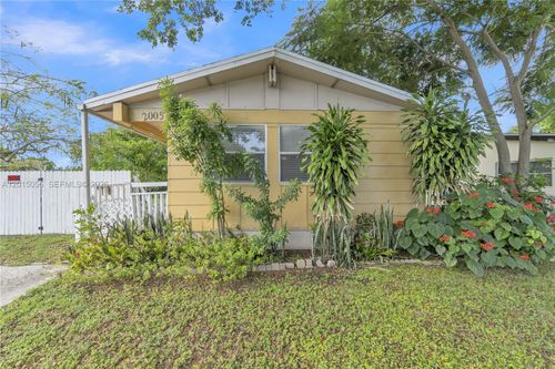 2005 Nw 11th Ave, Fort Lauderdale, FL, 33311-3603 | Card Image
