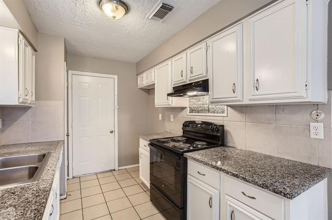 Kitchen | Image 5
