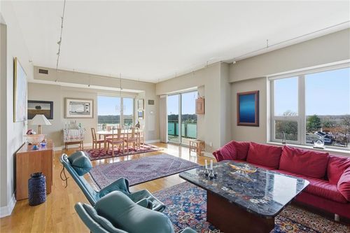 apt-805-4950 Central St, Kansas City, MO, 64112-2588 | Card Image