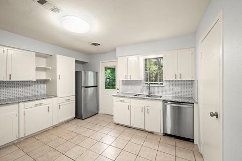 4326 Akard St, Houston, TX, 77047-1106 | Card Image