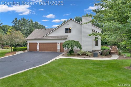 9695 Forest Ridge Dr, Clarkston, MI, 48348-4156 | Card Image