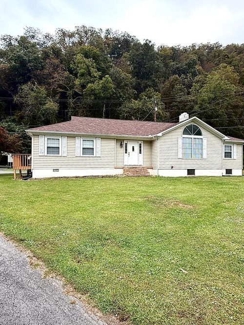 2929 Slate Creek Rd, Grundy, VA, 24614-6968 | Card Image
