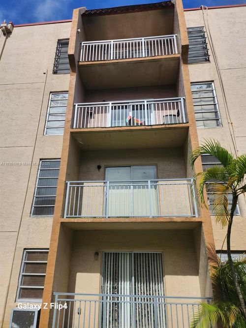 4-4841 Nw 7th St, Miami, FL, 33126-2176 | Card Image