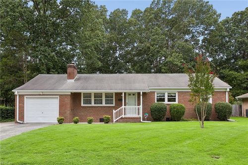 843 Catalina Dr, Newport News, VA, 23608-8921 | Card Image
