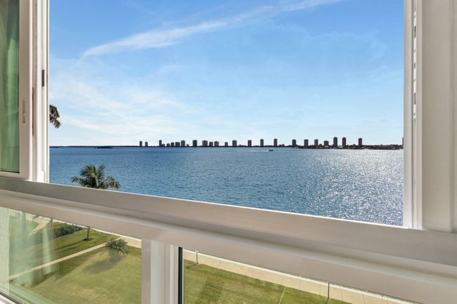APT-503 - 301 Lake Shore Dr, Condo with 2 bedrooms, 2 bathrooms and null parking in Lake Park FL | Image 31