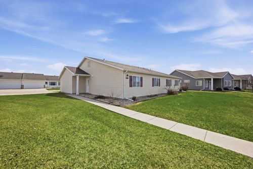 2108 57th Avenue S, Fargo, ND, 58104 | Card Image