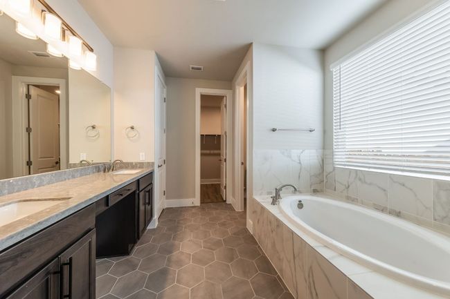 1012 Sage Thrasher Cir, House other with 5 bedrooms, 4 bathrooms and null parking in Dripping Springs TX | Image 9