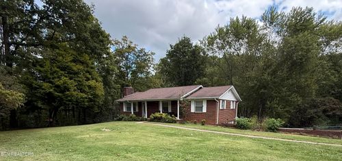 412 S Carter School Rd, Strawberry Plains, TN, 37871-4493 | Card Image